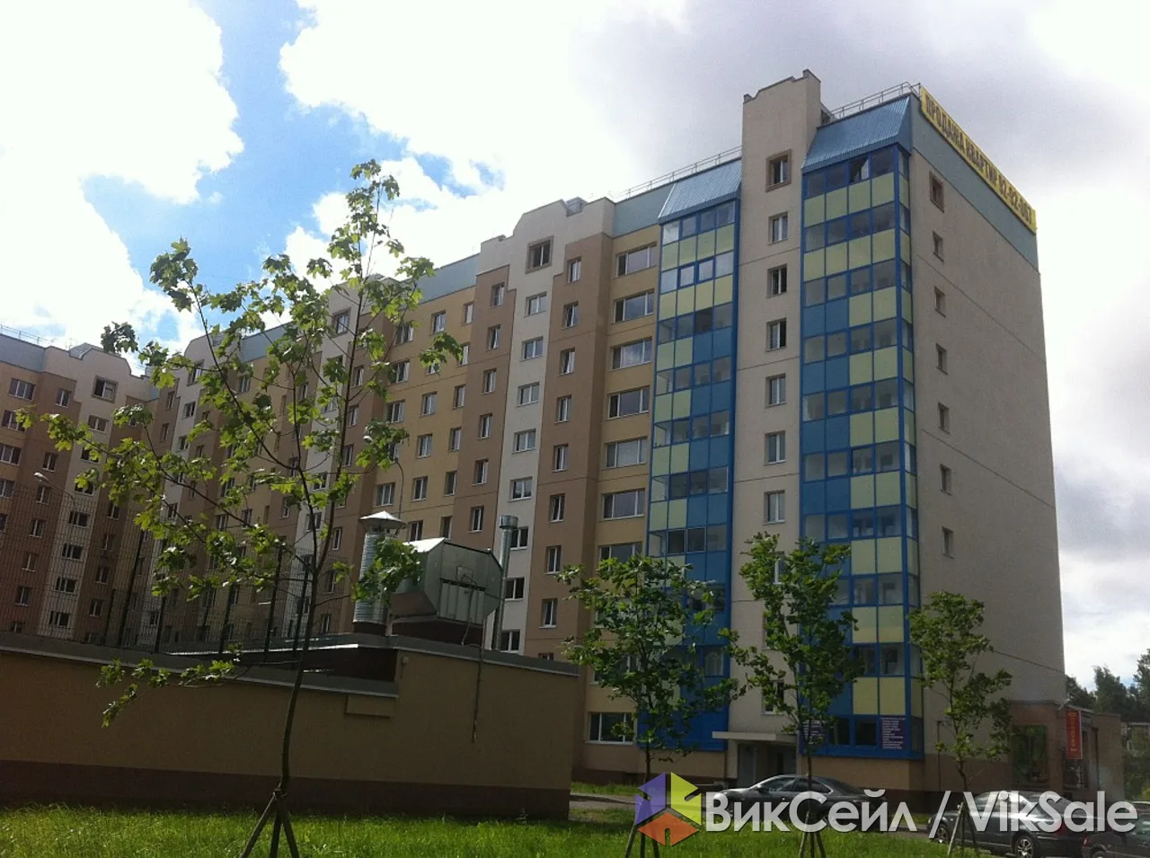 Просторная квартира в современном доме с хорошим ремонтом.